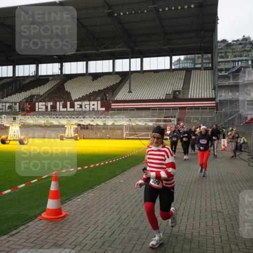 07.12.2025 - St. Pauli X-Mass-Run No. 15 Fabian Wolf http://msf.ph/oto/9397839 07.12.2025 10:47:27 Ziel 60, 78, 309, 522, 523, 1182, 1819, 1847, 1848, 1863, 2200, 2683, 2684, 3101, 3102, 3104, 3105, 3360, 4853, 4868, 4869 meine-sportfotos.de