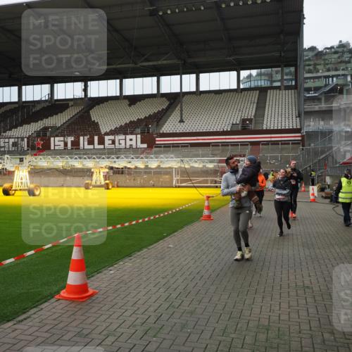 07.12.2025 - St. Pauli X-Mass-Run No. 15 Fabian Wolf http://msf.ph/oto/9397872 07.12.2025 10:47:40 Ziel 60, 78, 1182, 1555, 1847, 1848, 1863, 2490, 2566, 2690, 3101, 3102, 3104, 3105, 4072, 4615, 4618, 4853, 4868, 4869 meine-sportfotos.de