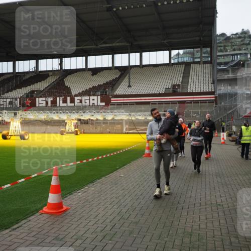07.12.2025 - St. Pauli X-Mass-Run No. 15 Fabian Wolf http://msf.ph/oto/9397874 07.12.2025 10:47:41 Ziel 78, 1182, 1555, 1847, 1848, 1863, 2490, 2566, 2690, 3101, 3102, 3104, 3105, 4072, 4615, 4618, 4853, 4868, 4869 meine-sportfotos.de
