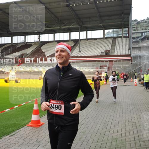 07.12.2025 - St. Pauli X-Mass-Run No. 15 Fabian Wolf http://msf.ph/oto/9397895 07.12.2025 10:47:45 Ziel 78, 282, 1555, 2490, 2566, 2690, 4072, 4615, 4618, 4863 meine-sportfotos.de
