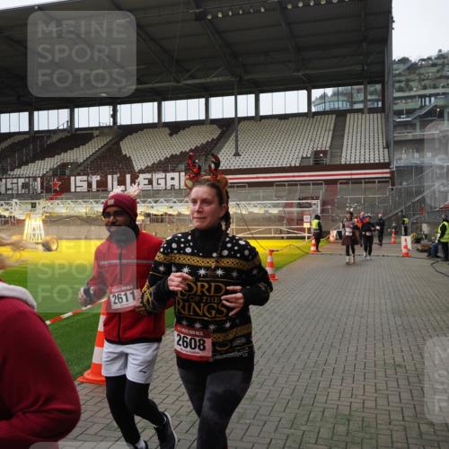 07.12.2025 - St. Pauli X-Mass-Run No. 15 Fabian Wolf http://msf.ph/oto/9397928 07.12.2025 10:47:57 Ziel 282, 472, 513, 553, 1555, 2608, 2611, 4072, 4863 meine-sportfotos.de