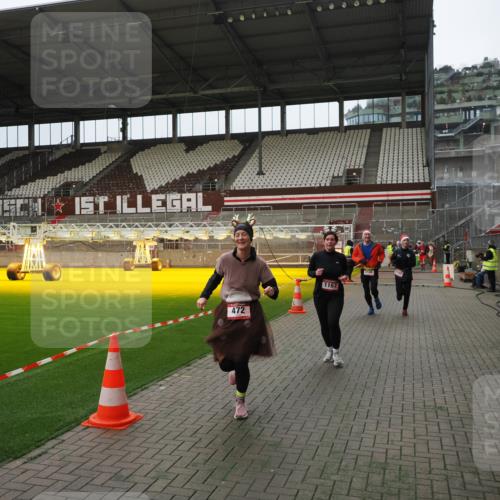 07.12.2025 - St. Pauli X-Mass-Run No. 15 Fabian Wolf http://msf.ph/oto/9397934 07.12.2025 10:48:02 Ziel 282, 472, 513, 553, 1195, 2146, 2147, 2608, 2611, 4863 meine-sportfotos.de