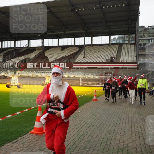 07.12.2025 - St. Pauli X-Mass-Run No. 15 Fabian Wolf http://msf.ph/oto/9397998 07.12.2025 10:48:24 Ziel 577, 876, 1265, 1267, 2028, 2232, 2233, 2235, 2239, 2241, 2339, 2501, 2796, 2797, 2803, 3018, 3598, 4229, 4447, 4598 meine-sportfotos.de