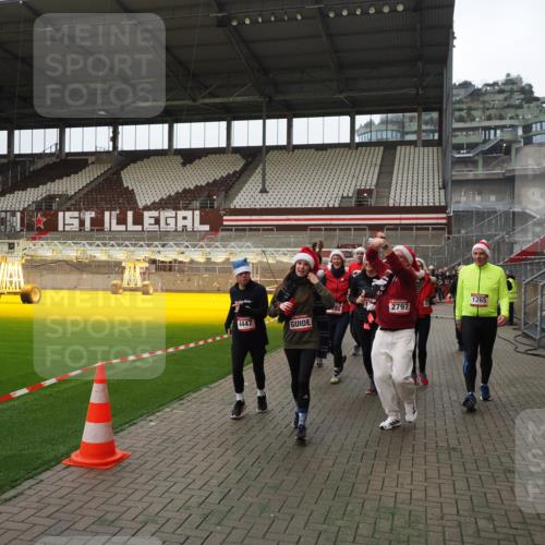 07.12.2025 - St. Pauli X-Mass-Run No. 15 Fabian Wolf http://msf.ph/oto/9398001 07.12.2025 10:48:27 Ziel 577, 633, 876, 1265, 1267, 2232, 2233, 2235, 2239, 2241, 2796, 2797, 2803, 4447, 4598 meine-sportfotos.de
