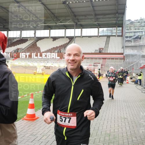 07.12.2025 - St. Pauli X-Mass-Run No. 15 Fabian Wolf http://msf.ph/oto/9398025 07.12.2025 10:48:32 Ziel 233, 290, 577, 633, 935, 1265, 1267, 1515, 1516, 1517, 1521, 2232, 2233, 2235, 2239, 2241, 2796, 2797, 2803, 3017, 3019, 4447, 4598 meine-sportfotos.de
