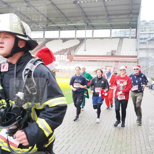 07.12.2025 - St. Pauli X-Mass-Run No. 15 Fabian Wolf http://msf.ph/oto/9398040 07.12.2025 10:48:40 Ziel 233, 290, 577, 633, 935, 1009, 1087, 1188, 1189, 1515, 1516, 1517, 1521, 1895, 2232, 2233, 2239, 2241, 2268, 2269, 3017, 3019, 3346, 4598 meine-sportfotos.de