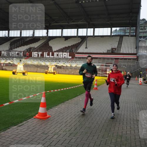 07.12.2025 - St. Pauli X-Mass-Run No. 15 Fabian Wolf http://msf.ph/oto/9398081 07.12.2025 10:48:51 Ziel 379, 590, 592, 1009, 1087, 1188, 1189, 1895, 2268, 2269, 2512, 2515, 3017, 3019, 3346 meine-sportfotos.de