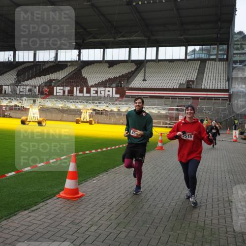 07.12.2025 - St. Pauli X-Mass-Run No. 15 Fabian Wolf http://msf.ph/oto/9398082 07.12.2025 10:48:51 Ziel 379, 590, 592, 1009, 1087, 1188, 1189, 1895, 2268, 2269, 2512, 2515, 3017, 3019, 3346 meine-sportfotos.de