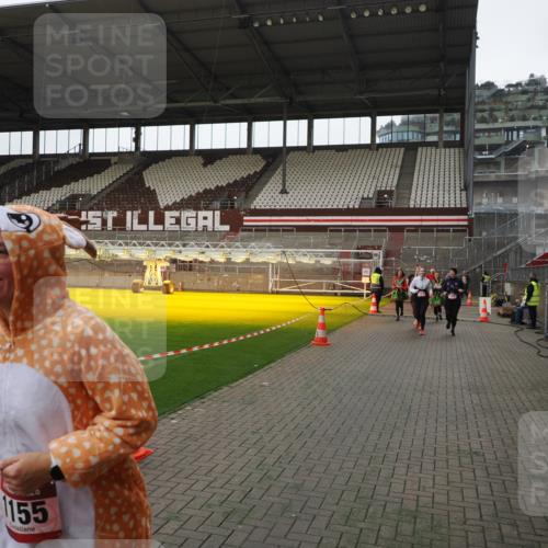 07.12.2025 - St. Pauli X-Mass-Run No. 15 Fabian Wolf http://msf.ph/oto/9398116 07.12.2025 10:49:08 Ziel 191, 194, 379, 471, 1019, 1155, 1164, 1166, 1370, 1372, 2921, 2933, 3369 meine-sportfotos.de