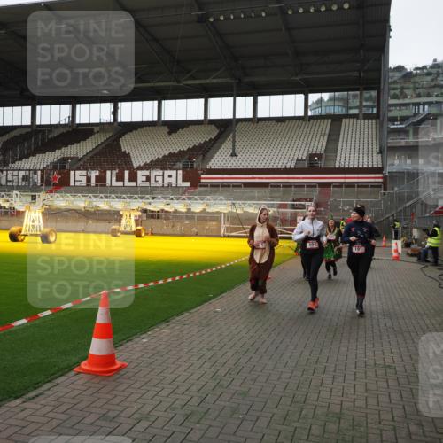 07.12.2025 - St. Pauli X-Mass-Run No. 15 Fabian Wolf http://msf.ph/oto/9398127 07.12.2025 10:49:10 Ziel 191, 194, 379, 471, 1019, 1155, 1164, 1166, 1370, 1372, 2921, 2933, 3366, 3369 meine-sportfotos.de