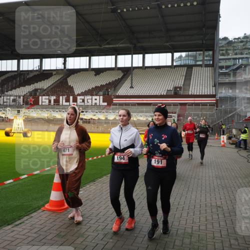 07.12.2025 - St. Pauli X-Mass-Run No. 15 Fabian Wolf http://msf.ph/oto/9398135 07.12.2025 10:49:12 Ziel 191, 194, 471, 1019, 1155, 1164, 1166, 1370, 1372, 2764, 2765, 2921, 2933, 3366, 3369 meine-sportfotos.de