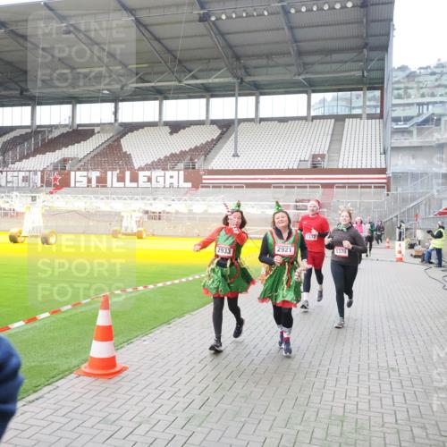 07.12.2025 - St. Pauli X-Mass-Run No. 15 Fabian Wolf http://msf.ph/oto/9398139 07.12.2025 10:49:13 Ziel 191, 194, 471, 1155, 1164, 1166, 1370, 1372, 2764, 2765, 2921, 2933, 3366, 3369 meine-sportfotos.de