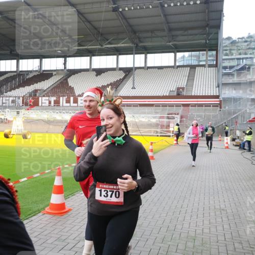 07.12.2025 - St. Pauli X-Mass-Run No. 15 Fabian Wolf http://msf.ph/oto/9398148 07.12.2025 10:49:15 Ziel 191, 194, 471, 1155, 1164, 1166, 1370, 1372, 2764, 2765, 2921, 2933, 3366, 3369 meine-sportfotos.de