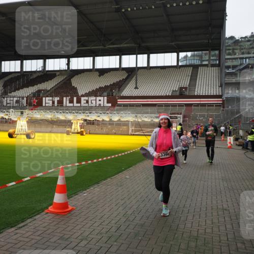07.12.2025 - St. Pauli X-Mass-Run No. 15 Fabian Wolf http://msf.ph/oto/9398157 07.12.2025 10:49:18 Ziel 191, 194, 471, 1155, 1273, 1274, 1370, 1372, 1663, 2764, 2765, 2921, 2933, 3366, 3369 meine-sportfotos.de
