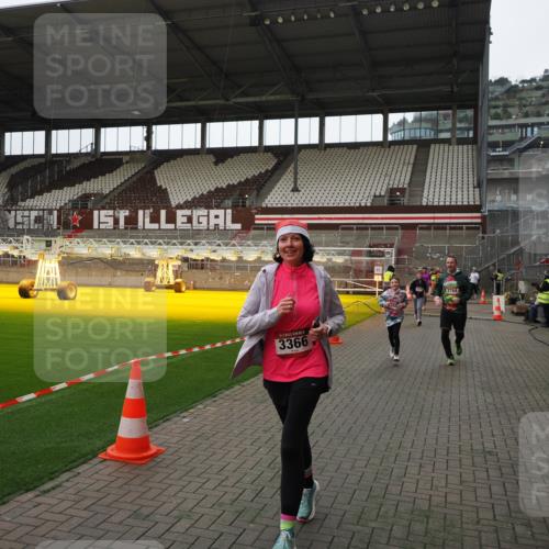 07.12.2025 - St. Pauli X-Mass-Run No. 15 Fabian Wolf http://msf.ph/oto/9398159 07.12.2025 10:49:18 Ziel 191, 194, 471, 1155, 1273, 1274, 1370, 1372, 1663, 2764, 2765, 2921, 2933, 3366, 3369 meine-sportfotos.de