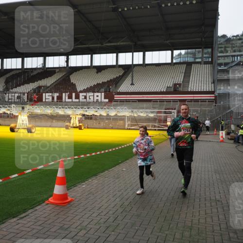 07.12.2025 - St. Pauli X-Mass-Run No. 15 Fabian Wolf http://msf.ph/oto/9398163 07.12.2025 10:49:20 Ziel 191, 194, 471, 1155, 1273, 1274, 1370, 1372, 1663, 2764, 2765, 2921, 2933, 3366, 3369 meine-sportfotos.de
