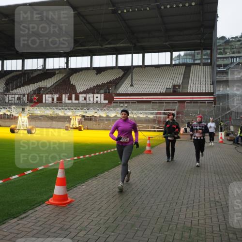 07.12.2025 - St. Pauli X-Mass-Run No. 15 Fabian Wolf http://msf.ph/oto/9398176 07.12.2025 10:49:24 Ziel 191, 194, 471, 890, 1273, 1274, 1370, 1372, 1663, 2299, 2301, 2421, 2764, 2765, 2921, 2933, 3366 meine-sportfotos.de