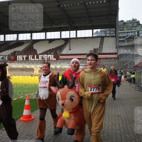 07.12.2025 - St. Pauli X-Mass-Run No. 15 Fabian Wolf http://msf.ph/oto/9398229 07.12.2025 10:49:51 Ziel 916, 1035, 1232, 2100, 2201, 2338, 2340, 2341, 2777, 2779, 3026, 3030, 3380 meine-sportfotos.de