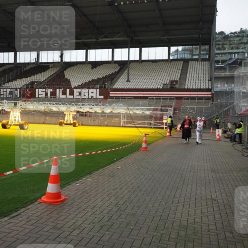 07.12.2025 - St. Pauli X-Mass-Run No. 15 Fabian Wolf http://msf.ph/oto/9398286 07.12.2025 10:50:10 Ziel 40, 904, 905, 2575, 4855 meine-sportfotos.de
