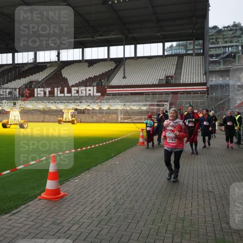 07.12.2025 - St. Pauli X-Mass-Run No. 15 Fabian Wolf http://msf.ph/oto/9398374 07.12.2025 10:50:49 Ziel 381, 564, 1726, 1729, 1730, 2737, 2738, 2763, 3368, 4535, 4537, 4760, 4881 meine-sportfotos.de