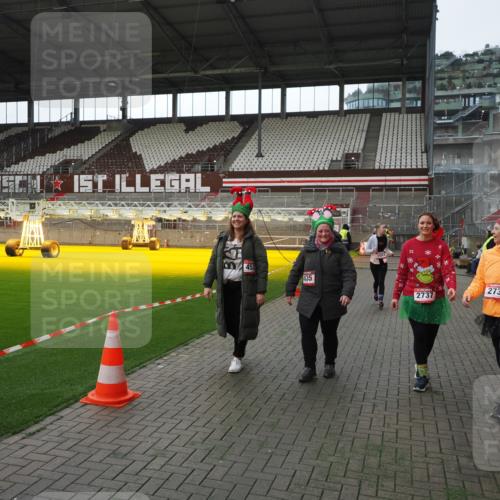 07.12.2025 - St. Pauli X-Mass-Run No. 15 Fabian Wolf http://msf.ph/oto/9398415 07.12.2025 10:51:01 Ziel 249, 381, 564, 769, 1691, 2737, 2738, 4535, 4537, 4881 meine-sportfotos.de