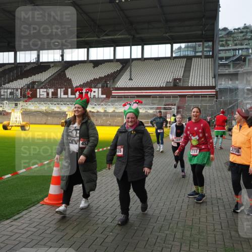 07.12.2025 - St. Pauli X-Mass-Run No. 15 Fabian Wolf http://msf.ph/oto/9398422 07.12.2025 10:51:02 Ziel 249, 381, 769, 1691, 2737, 2738, 4535, 4881 meine-sportfotos.de