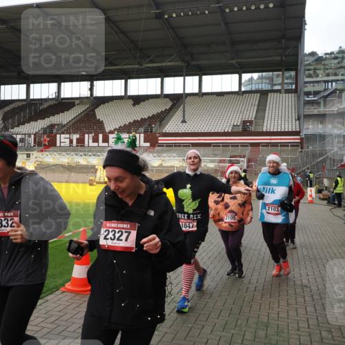07.12.2025 - St. Pauli X-Mass-Run No. 15 Fabian Wolf http://msf.ph/oto/9398508 07.12.2025 10:51:42 Ziel 275, 328, 1047, 2103, 2105, 2327, 2332, 2553, 2642, 2643, 2674, 2959, 3223, 4862 meine-sportfotos.de