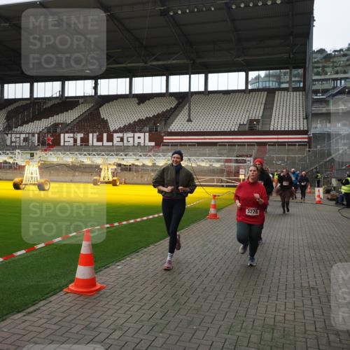 07.12.2025 - St. Pauli X-Mass-Run No. 15 Fabian Wolf http://msf.ph/oto/9398530 07.12.2025 10:51:49 Ziel 275, 328, 1047, 1964, 1982, 1984, 2103, 2105, 2165, 2327, 2332, 2553, 2593, 2607, 2836, 2837, 3223, 3228, 4862 meine-sportfotos.de