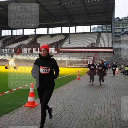 07.12.2025 - St. Pauli X-Mass-Run No. 15 Fabian Wolf http://msf.ph/oto/9398538 07.12.2025 10:51:51 Ziel 275, 328, 1964, 1982, 1984, 2103, 2105, 2165, 2327, 2332, 2553, 2593, 2607, 2836, 2837, 3223, 3228, 4862 meine-sportfotos.de