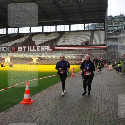 07.12.2025 - St. Pauli X-Mass-Run No. 15 Fabian Wolf http://msf.ph/oto/9398600 07.12.2025 10:52:10 Ziel 27, 499, 506, 2287, 2289, 2592, 2661, 4550, 4864, 4865, 4866, 4879, 4880 meine-sportfotos.de