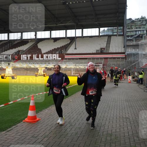 07.12.2025 - St. Pauli X-Mass-Run No. 15 Fabian Wolf http://msf.ph/oto/9398603 07.12.2025 10:52:11 Ziel 27, 499, 506, 654, 931, 2287, 2289, 2592, 2661, 4550, 4864, 4865, 4866, 4879, 4880 meine-sportfotos.de