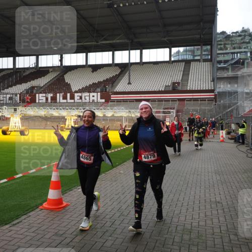 07.12.2025 - St. Pauli X-Mass-Run No. 15 Fabian Wolf http://msf.ph/oto/9398604 07.12.2025 10:52:11 Ziel 27, 499, 506, 654, 931, 2287, 2289, 2592, 2661, 4550, 4864, 4865, 4866, 4879, 4880 meine-sportfotos.de