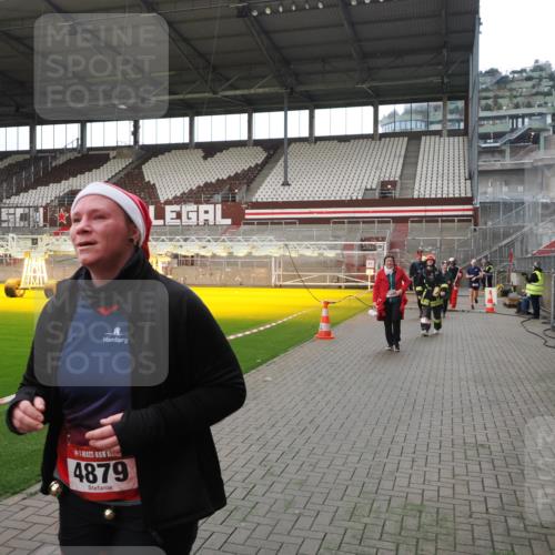 07.12.2025 - St. Pauli X-Mass-Run No. 15 Fabian Wolf http://msf.ph/oto/9398609 07.12.2025 10:52:12 Ziel 27, 499, 506, 654, 931, 1098, 2287, 2289, 2592, 2661, 4550, 4864, 4865, 4866, 4879, 4880 meine-sportfotos.de