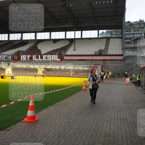 07.12.2025 - St. Pauli X-Mass-Run No. 15 Fabian Wolf http://msf.ph/oto/9398658 07.12.2025 10:52:26 Ziel 27, 499, 506, 654, 931, 1098, 4797, 4864, 4866, 4882 meine-sportfotos.de