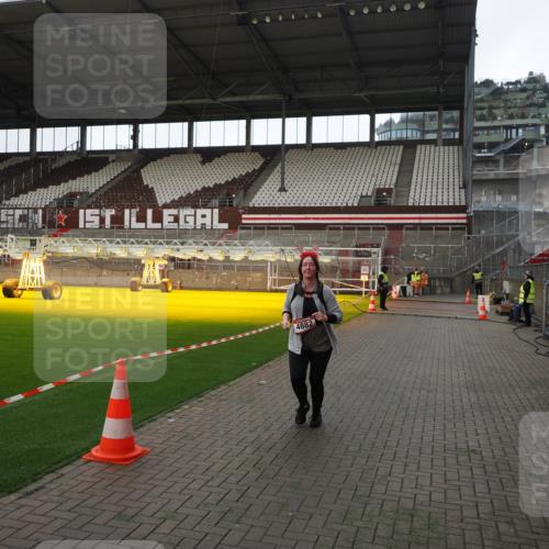 07.12.2025 - St. Pauli X-Mass-Run No. 15 Fabian Wolf http://msf.ph/oto/9398662 07.12.2025 10:52:27 Ziel 499, 506, 654, 931, 1098, 4797, 4864, 4866, 4882 meine-sportfotos.de