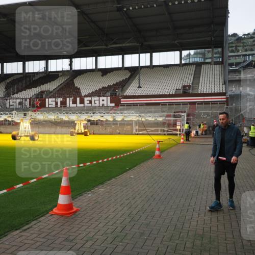 07.12.2025 - St. Pauli X-Mass-Run No. 15 Fabian Wolf http://msf.ph/oto/9398715 07.12.2025 10:53:15 Ziel 500, 504, 507, 510, 1684, 3128 meine-sportfotos.de