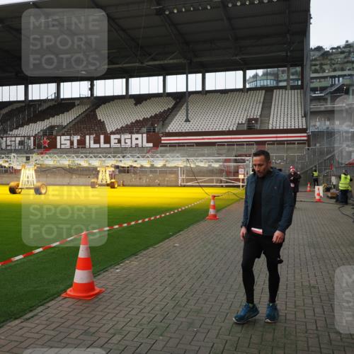 07.12.2025 - St. Pauli X-Mass-Run No. 15 Fabian Wolf http://msf.ph/oto/9398717 07.12.2025 10:53:16 Ziel 500, 504, 507, 510, 1684, 3128 meine-sportfotos.de