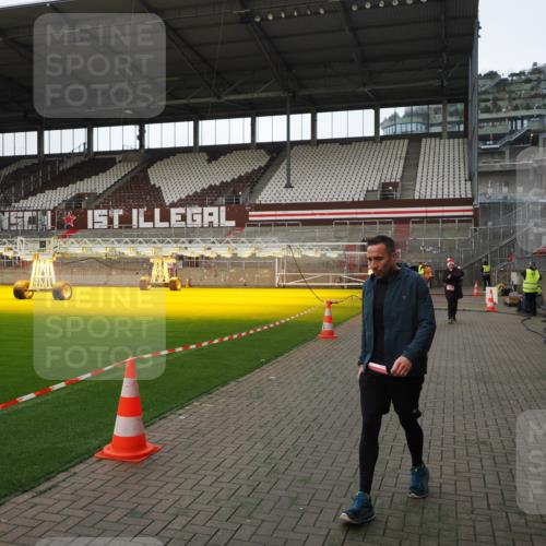 07.12.2025 - St. Pauli X-Mass-Run No. 15 Fabian Wolf http://msf.ph/oto/9398718 07.12.2025 10:53:16 Ziel 500, 504, 507, 510, 1684, 3128 meine-sportfotos.de
