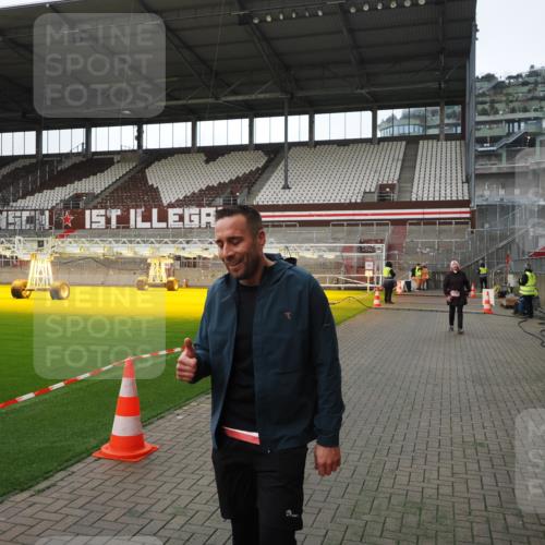 07.12.2025 - St. Pauli X-Mass-Run No. 15 Fabian Wolf http://msf.ph/oto/9398721 07.12.2025 10:53:18 Ziel 500, 510, 546, 1684, 3128 meine-sportfotos.de