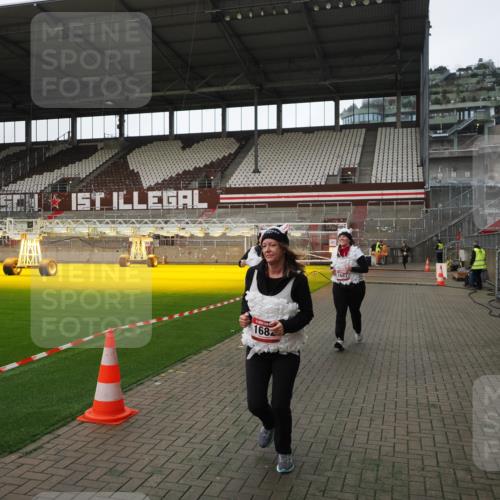 07.12.2025 - St. Pauli X-Mass-Run No. 15 Fabian Wolf http://msf.ph/oto/9398749 07.12.2025 10:53:38 Ziel 106, 546, 1679, 1680, 1681, 1682, 1683 meine-sportfotos.de