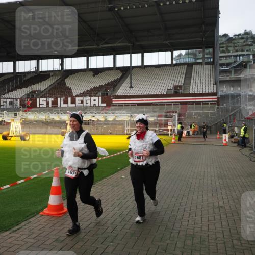07.12.2025 - St. Pauli X-Mass-Run No. 15 Fabian Wolf http://msf.ph/oto/9398757 07.12.2025 10:53:40 Ziel 106, 1478, 1679, 1680, 1681, 1682, 1683 meine-sportfotos.de