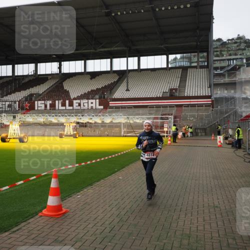 07.12.2025 - St. Pauli X-Mass-Run No. 15 Fabian Wolf http://msf.ph/oto/9398779 07.12.2025 10:54:00 Ziel 1478, 4814 meine-sportfotos.de