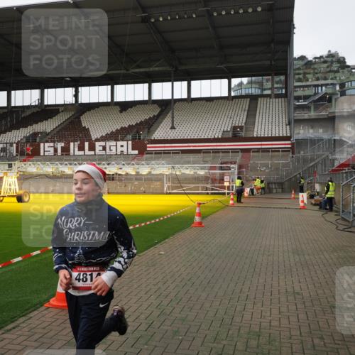 07.12.2025 - St. Pauli X-Mass-Run No. 15 Fabian Wolf http://msf.ph/oto/9398783 07.12.2025 10:54:00 Ziel 1478, 4814 meine-sportfotos.de