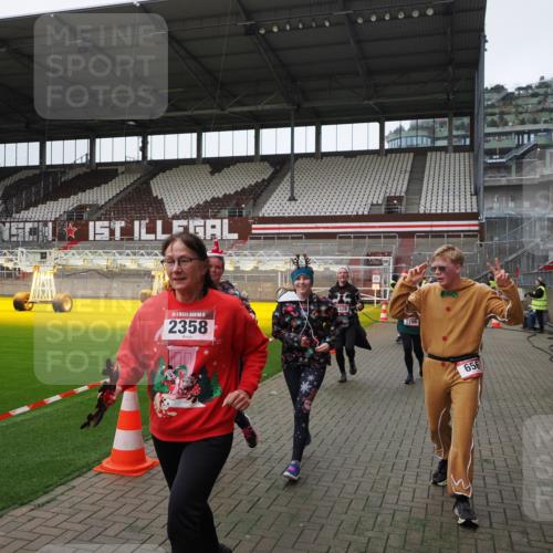 07.12.2025 - St. Pauli X-Mass-Run No. 15 Fabian Wolf http://msf.ph/oto/9398804 07.12.2025 10:54:37 Ziel 656, 692, 1177, 1489, 2286, 2328, 2358, 2360, 2832, 3391, 3437 meine-sportfotos.de