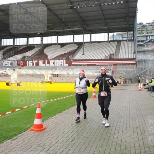 07.12.2025 - St. Pauli X-Mass-Run No. 15 Fabian Wolf http://msf.ph/oto/9398827 07.12.2025 10:54:41 Ziel 656, 692, 1177, 2286, 2328, 2358, 2360, 2832, 3391, 3437 meine-sportfotos.de