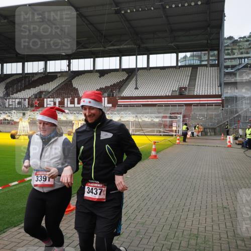 07.12.2025 - St. Pauli X-Mass-Run No. 15 Fabian Wolf http://msf.ph/oto/9398834 07.12.2025 10:54:43 Ziel 656, 692, 1177, 2286, 2328, 2358, 2360, 2832, 3391, 3437 meine-sportfotos.de