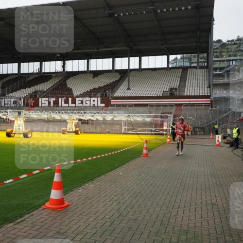 07.12.2025 - St. Pauli X-Mass-Run No. 15 Fabian Wolf http://msf.ph/oto/9398837 07.12.2025 10:54:53 Ziel 692, 1393 meine-sportfotos.de