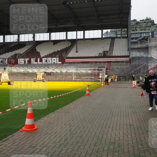 07.12.2025 - St. Pauli X-Mass-Run No. 15 Fabian Wolf http://msf.ph/oto/9398866 07.12.2025 10:55:20 Ziel 1689 meine-sportfotos.de