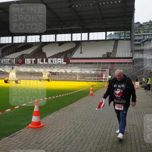 07.12.2025 - St. Pauli X-Mass-Run No. 15 Fabian Wolf http://msf.ph/oto/9398871 07.12.2025 10:55:23 Ziel 1689 meine-sportfotos.de