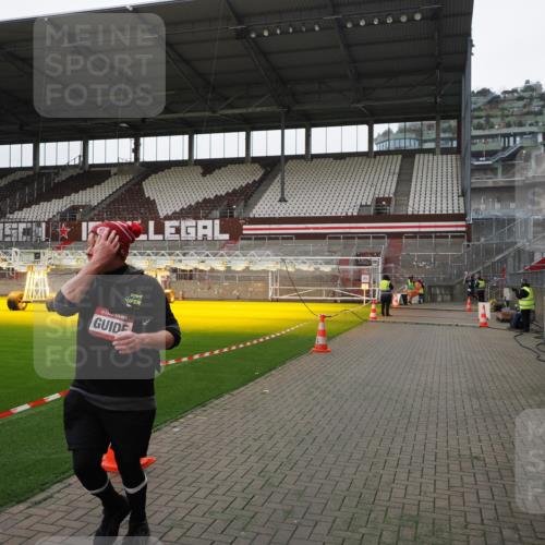 07.12.2025 - St. Pauli X-Mass-Run No. 15 Fabian Wolf http://msf.ph/oto/9398903 07.12.2025 10:56:05 Ziel 2485, 4493 meine-sportfotos.de